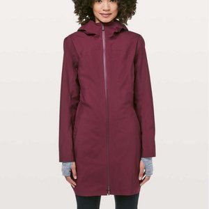 lululemon Rain Rebel Jacket in Deep Ruby sz 8